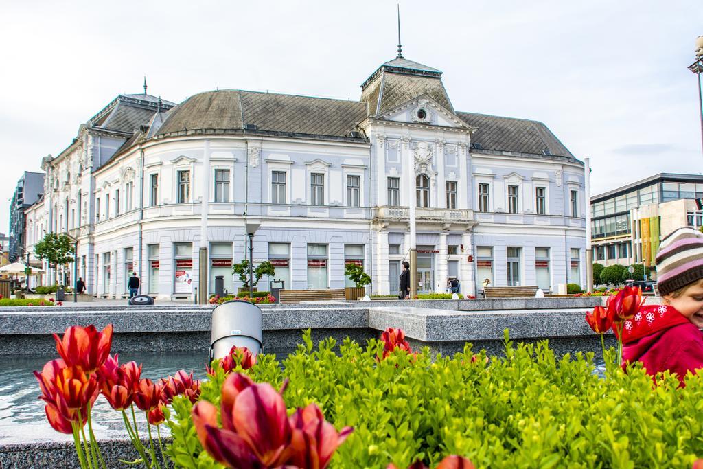 Korona Hotel Nyíregyháza Exterior foto