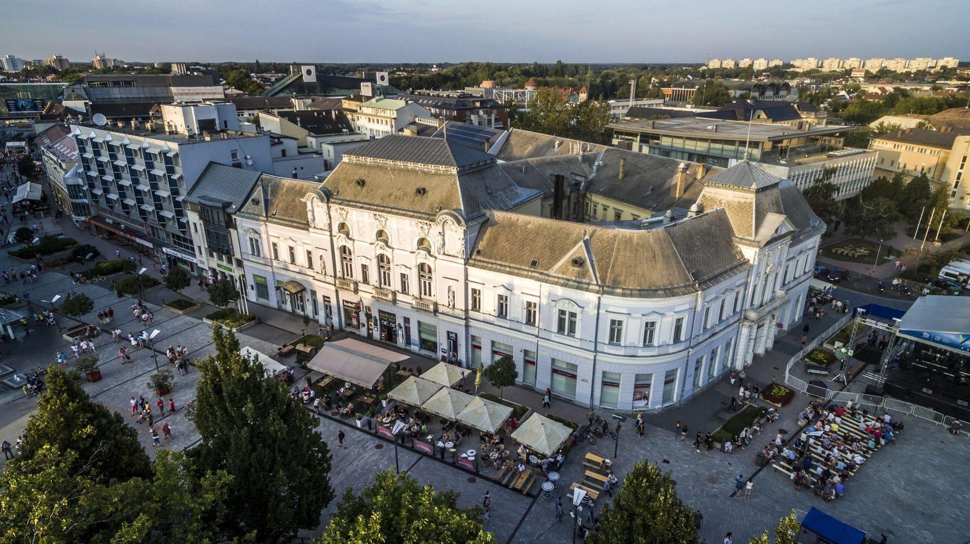 Korona Hotel Nyíregyháza Exterior foto