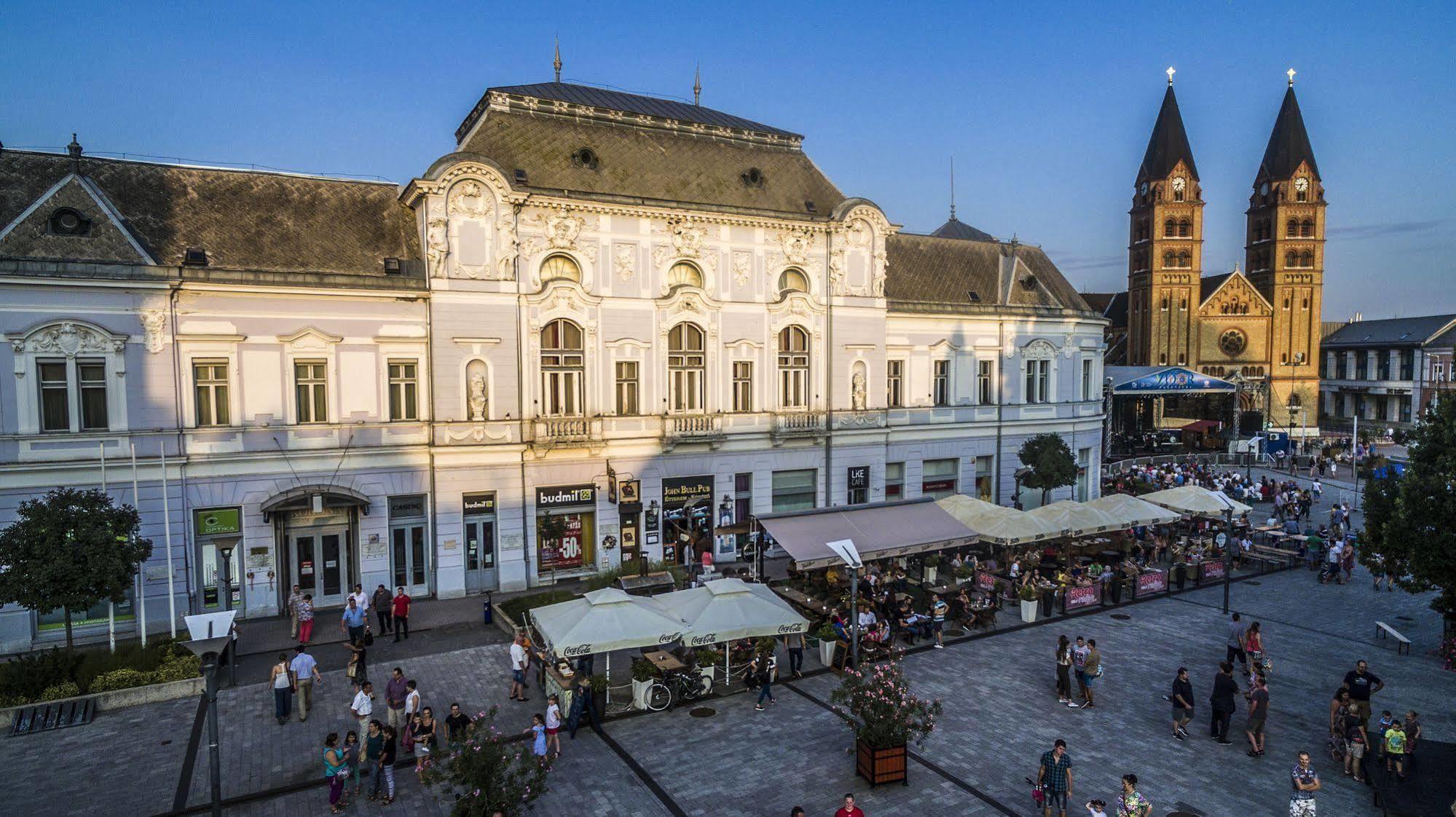 Korona Hotel Nyíregyháza Exterior foto